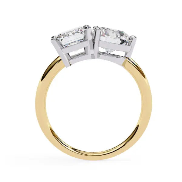 Emerald & Round Toi et Moi Engagement ring